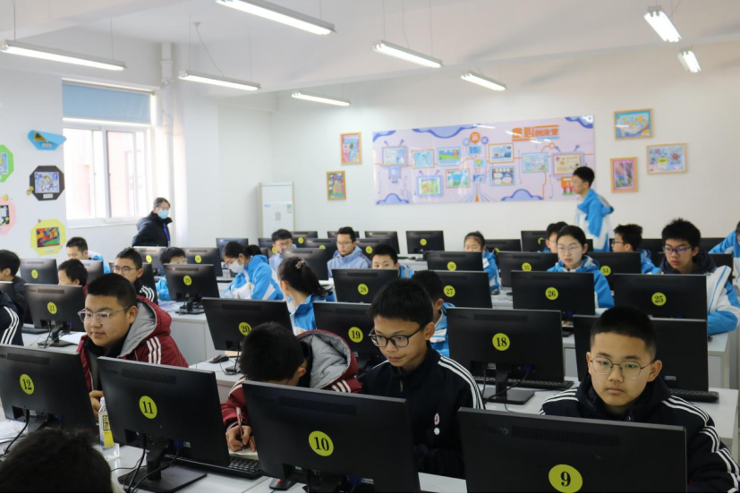 HQyyT3fiUBJbU8Gq.png image.png