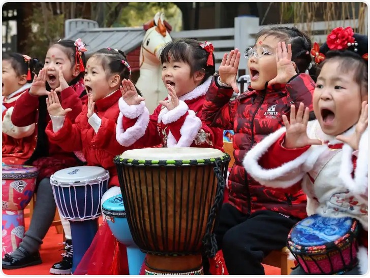 多彩校园活动迎新年