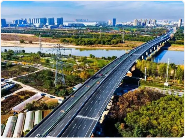 西安至兴平高速公路改扩建项目建成通车