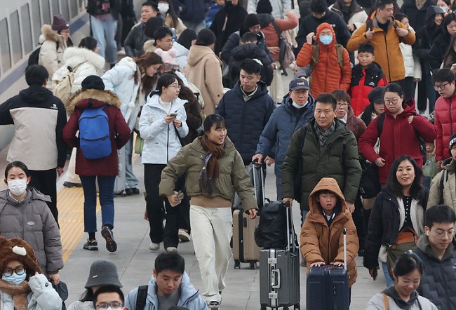 1日全社会跨区域人员流动量预计超2.08亿人次 同比增21%