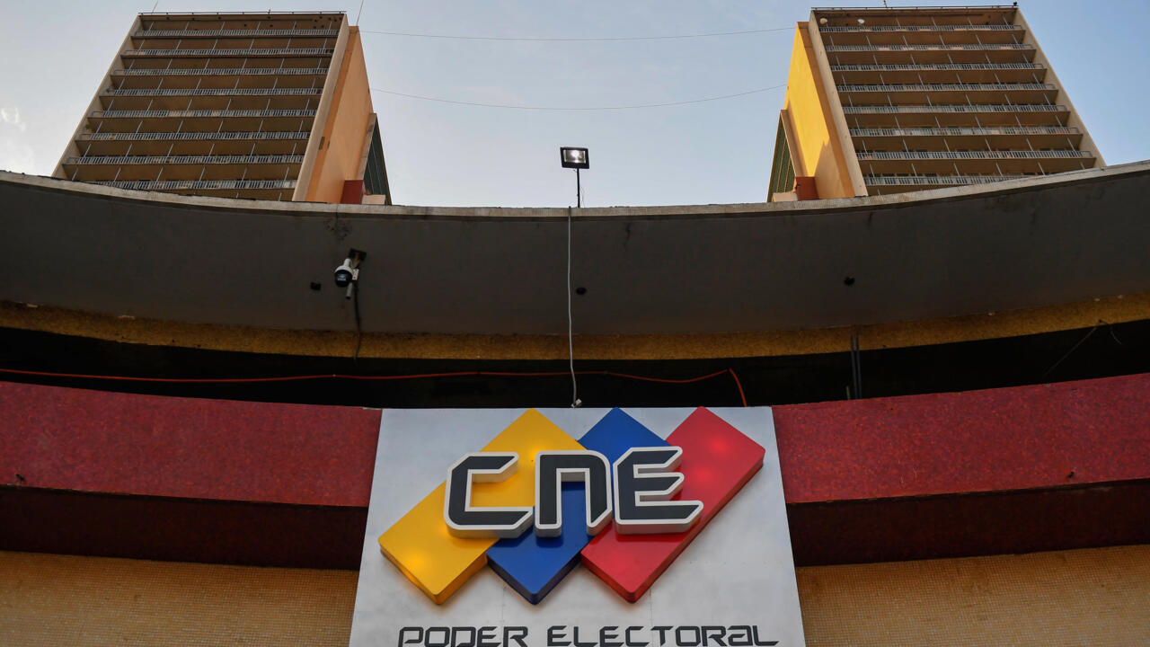 委内瑞拉国内最新：要求美方提供马杜罗生存证明 军方称“已启动全面战备状态”