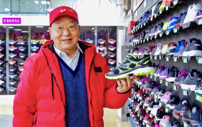 双星鞋业84岁创始人宣布断绝父子关系：儿子抢公章夺权