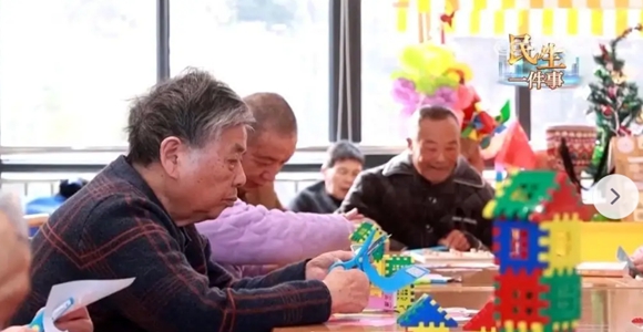 西安首张失能老年人养老服务消费补贴温暖兑现