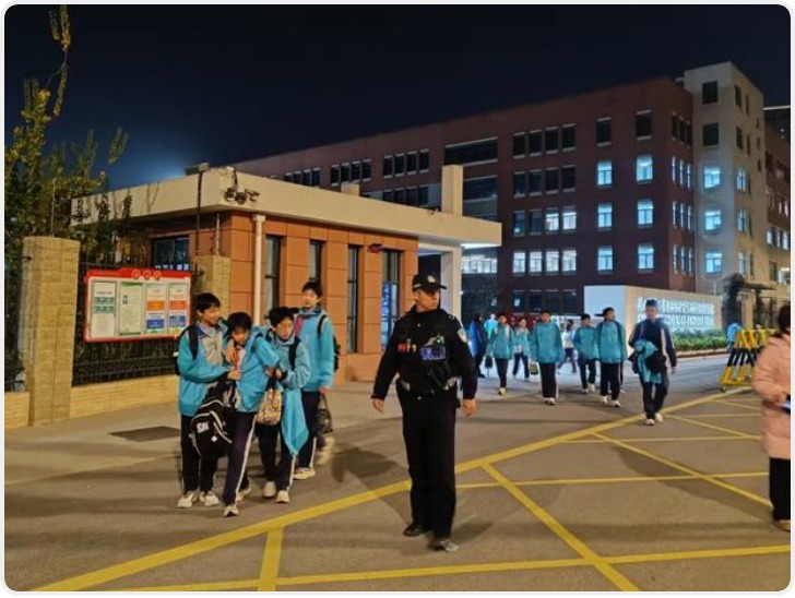 从“一道岗”到“一张网”西安公安浐灞分局“金盾护苗”专项行动走深走实