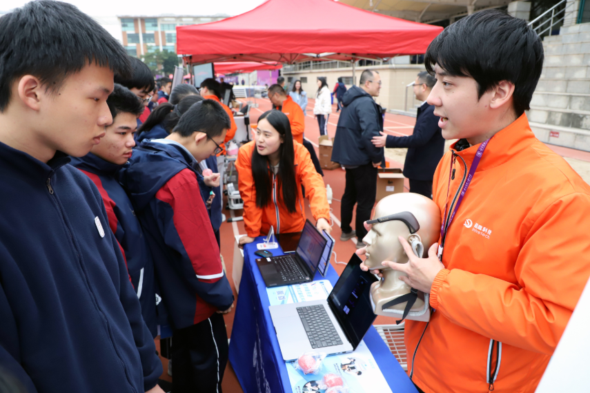 7BfCW1NC47EdrQMJ.png image.png