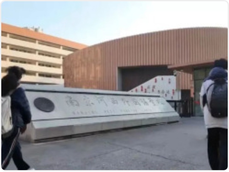 光明网评论员：“推迟到校”虽好 还应考虑这些“时间差”