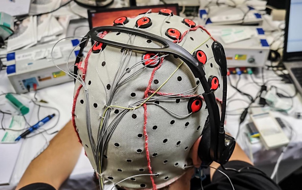 八部门力推脑机接口产业化 现存人工智能相关企业超500万家