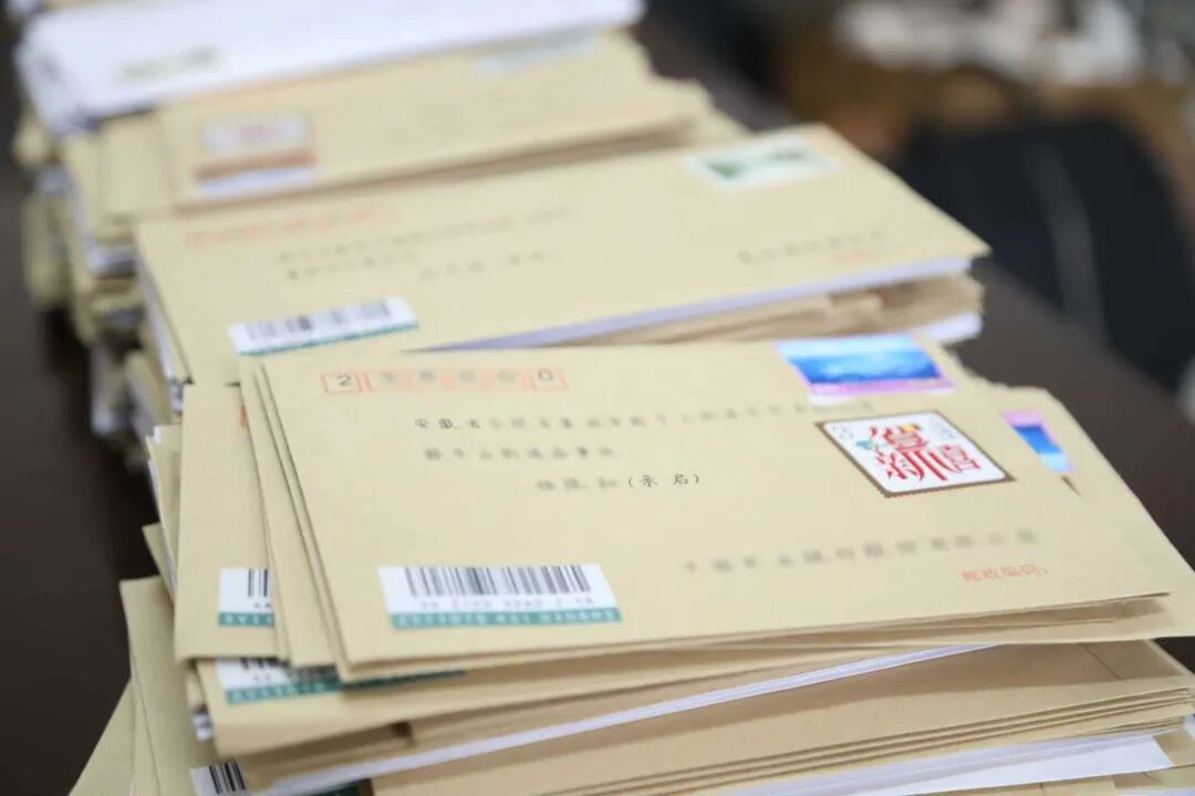 用PS合成不雅照片 跨省寄信1200余封敲诈 5人被抓