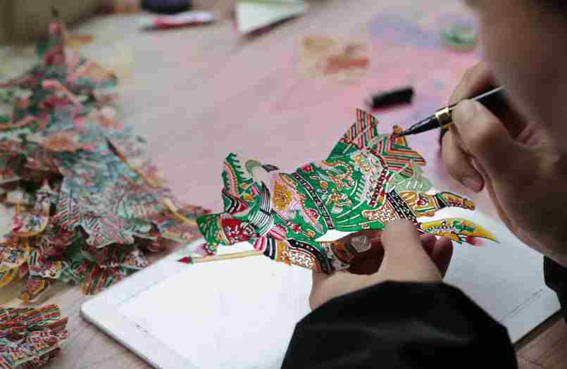 华州皮影走出戏台闯世界 产品远销10余个国家和地区