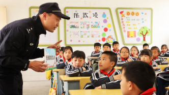 新规首将校园欺凌纳入治安管理处罚范畴 “他还是个孩子”不再是挡箭牌