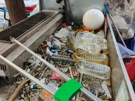 小8跑街丨西安这些路段存在占道卫生问题