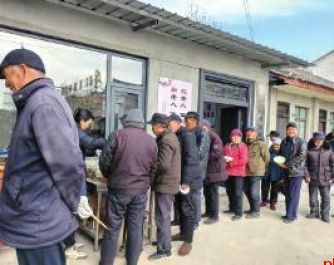 村支书许涛的爱心送餐记