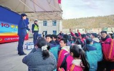 上交通安全“寒假前最后一课”