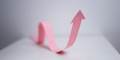 一场戏奔赴一座城 演出市场碰出消费新“火花”