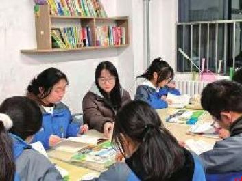 以书香浸润校园 以阅读赋能成长