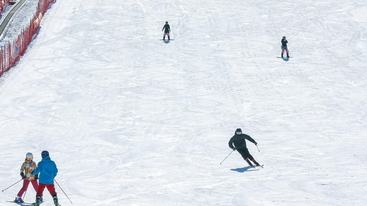 “冷冰雪”加速变身“热产业”