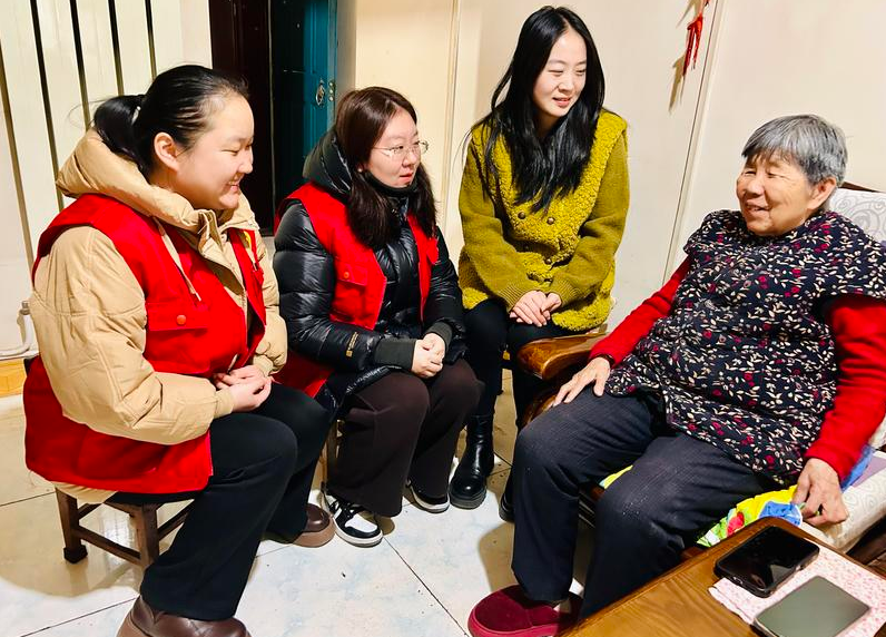 “死了么”App喧嚣背后 如何守护独居老人的孤独？