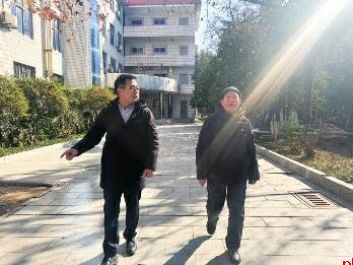 为报答母校 他努力了一辈子