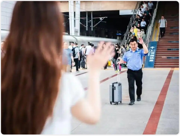 西安站、西安北站开通“轻装行”服务试点 