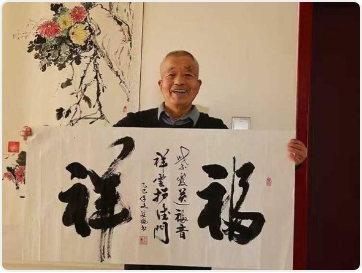 81岁老党员温敬鹏 以笔墨绘就基层志愿担当