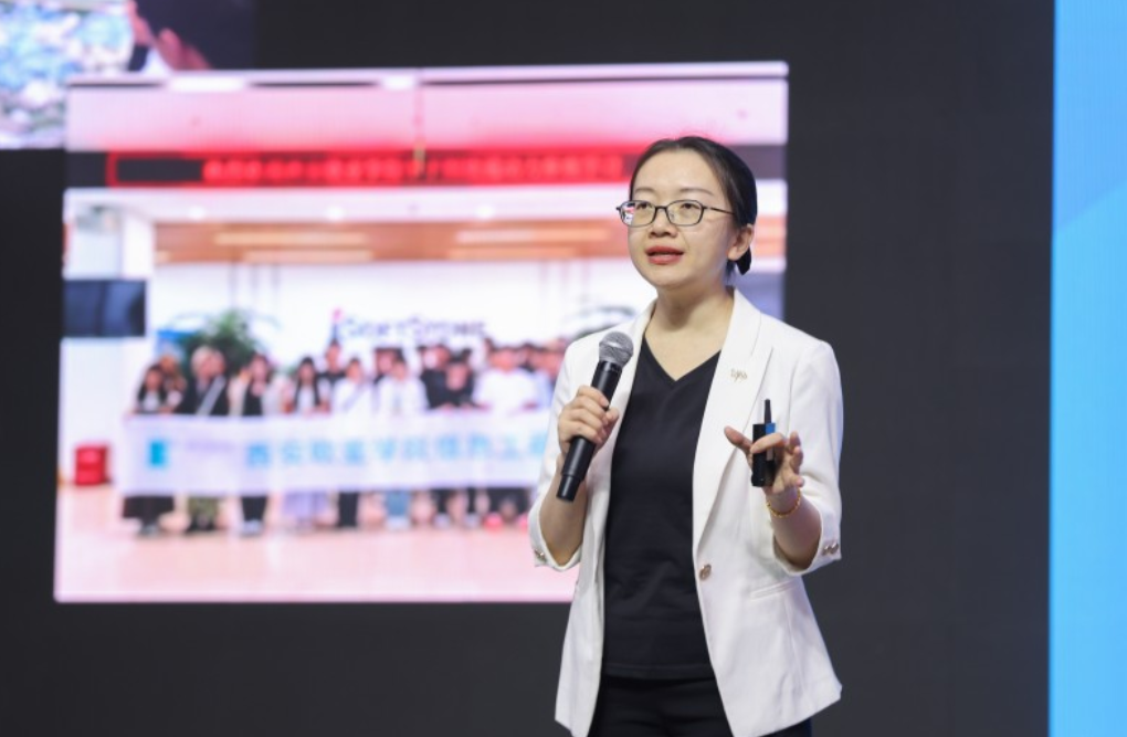 cnAUPIzuGNFpAaS0.png image.png