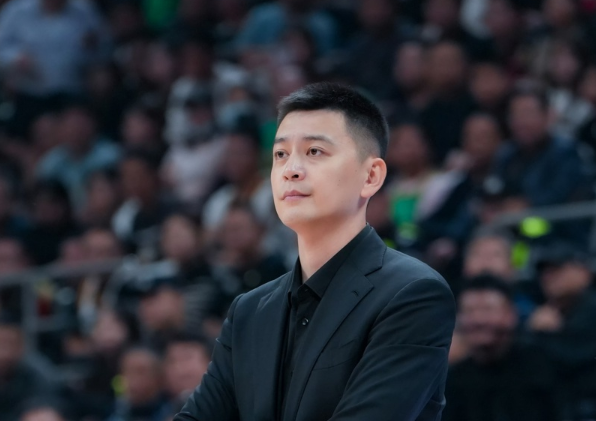 辽宁男篮官宣：主教练杨鸣因个人身体原因 正式提出辞职