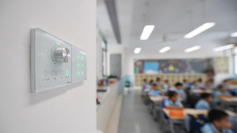 市价不到两百的护眼灯校园采购价却高达七八百 背后藏何猫腻？