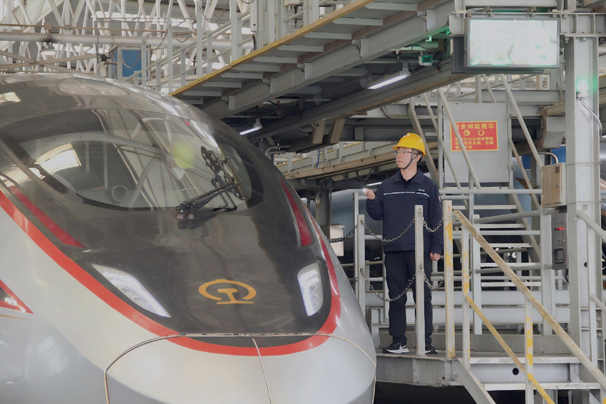 春运系列报道|从绿皮车到350时速 一张车票里的乡愁与担当