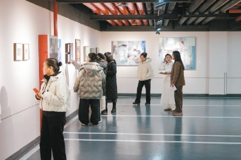 汇集40余位艺术家新作  迎新春马年作品联展启幕