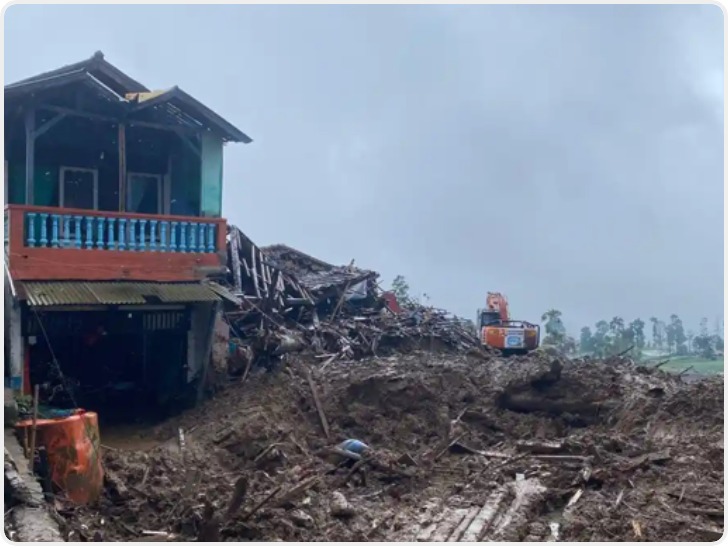 印尼西爪哇省山体滑坡灾害死亡人数升至74人