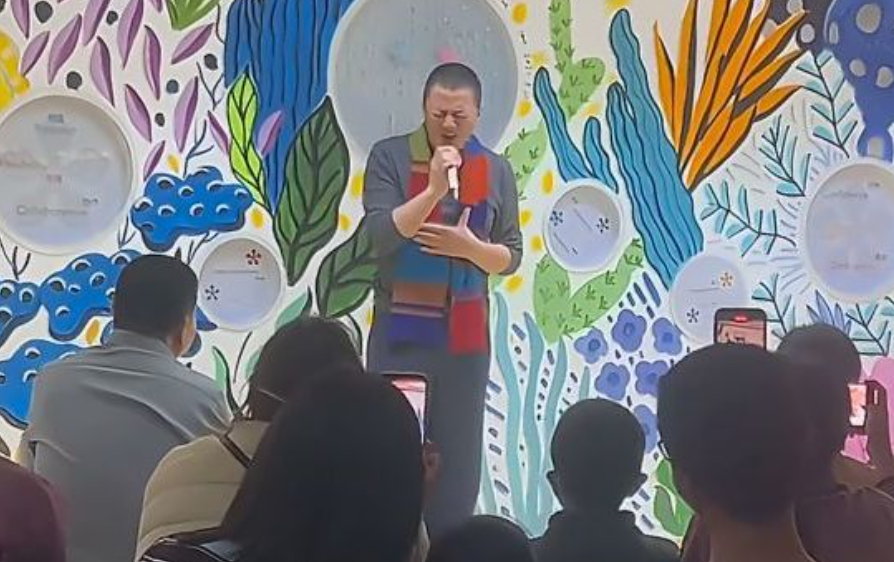 嫣然天使儿童医院举办年会 李亚鹏哽咽：应该可以渡过难关