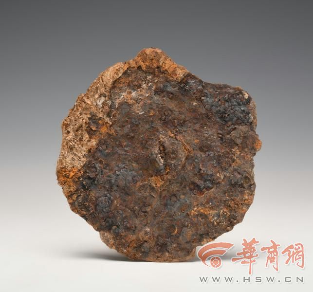 21图二一 铁镜(M19:1)