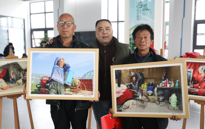 “种”在瓜田里的光影 百余幅影像见证蒲城瓜乡十年变迁