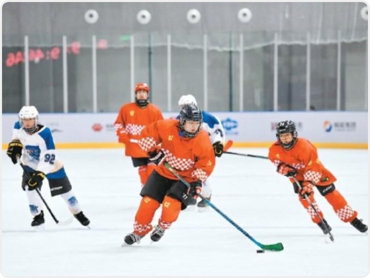 省一冬会（青少年组）冰球比赛开赛 西安三支队伍取得“开门红”