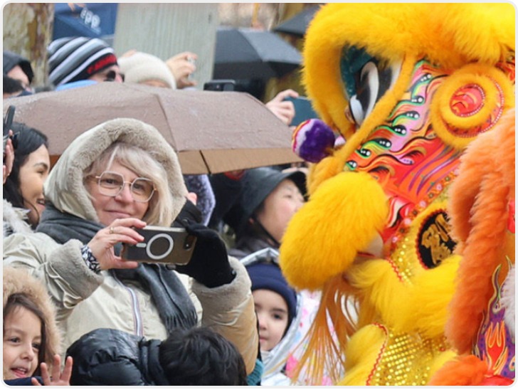 全球共庆 “马”上过年