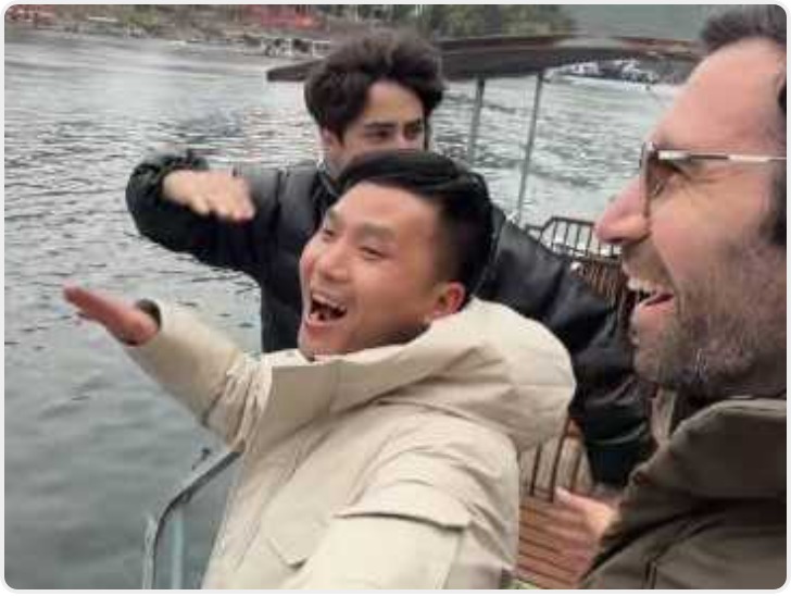 两位外国友人从海南打车到哈尔 司机：我的人生变得不可思议