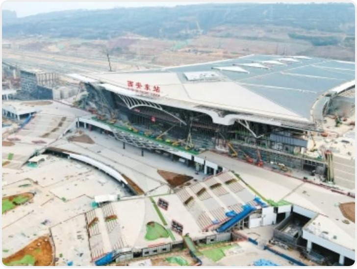 站牌亮相室内装修进入收尾阶段 西安东站建设迈入提速攻坚阶段