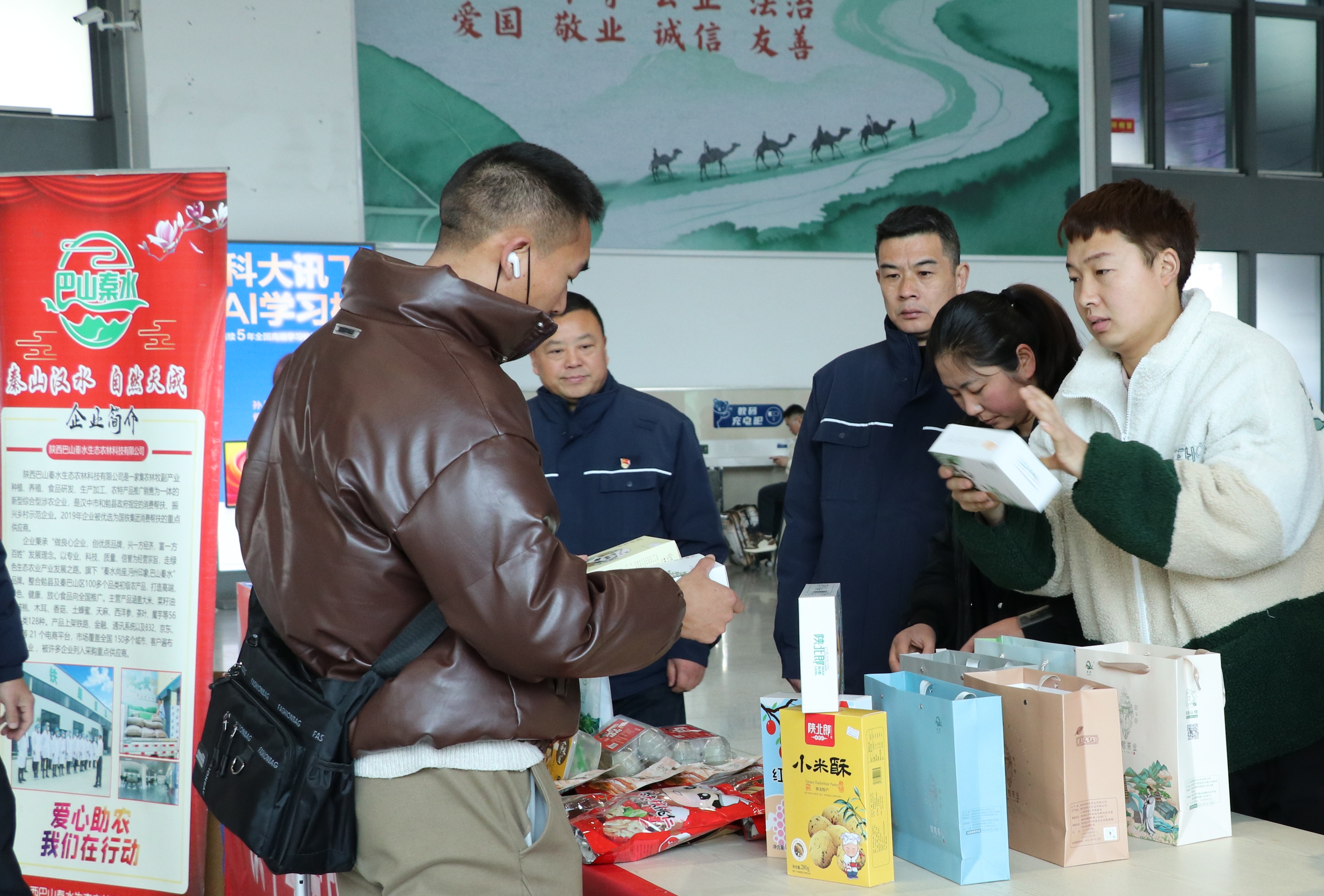 HIPOK72KLPbwZcK1.jpg e34d80f607d4b7f1fba2e88135967f5d.jpg