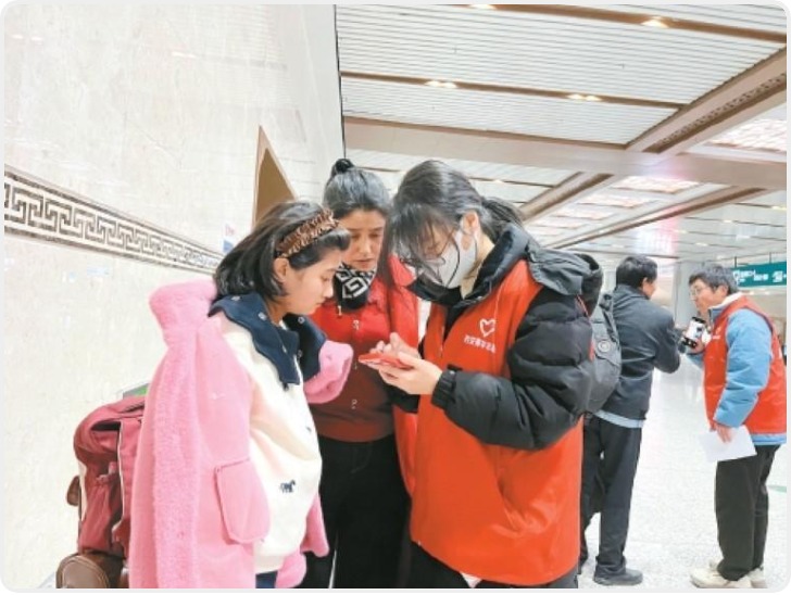 跨越千里去见一见哥哥 春运路上听听他们行囊里的故事