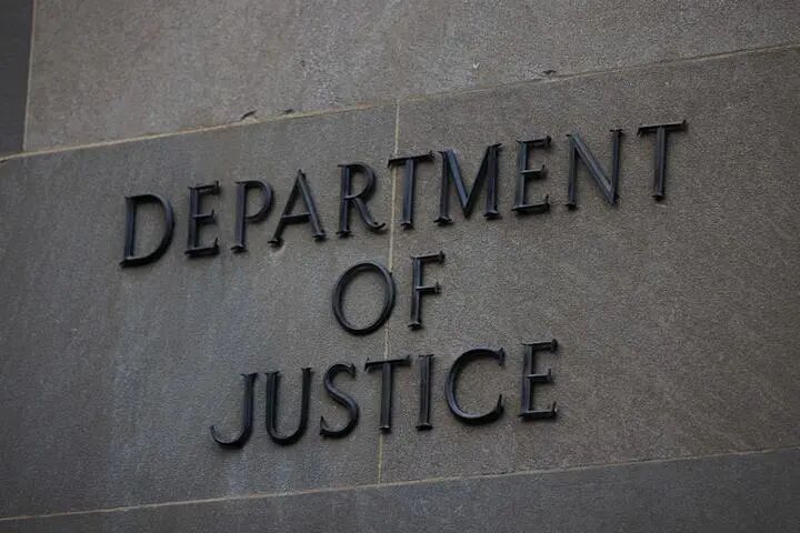 爱泼斯坦案 美国会5小时听证吵翻天