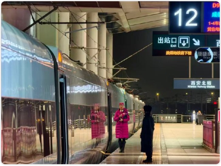 春运客流迎来小高峰 西安铁路局计划加开44列夜间高铁