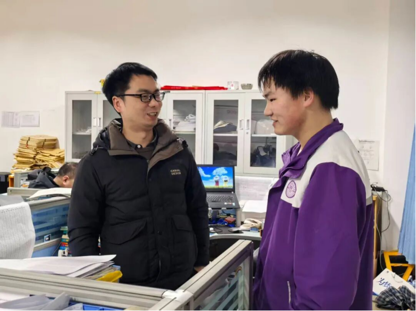 iEGuhflM7reSCL0w.png image.png