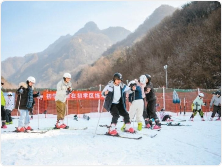 “冷资源”激发“热动能” 西安冰雪经济活力无限