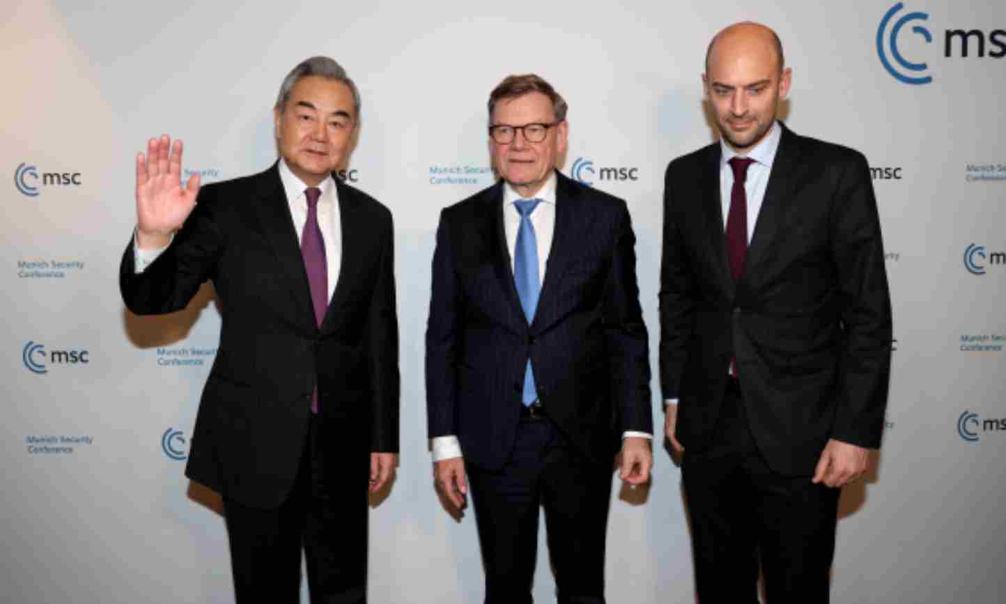 中德法外长首次举行三方会晤