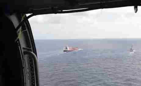 美军称在印度洋拦截一艘油轮