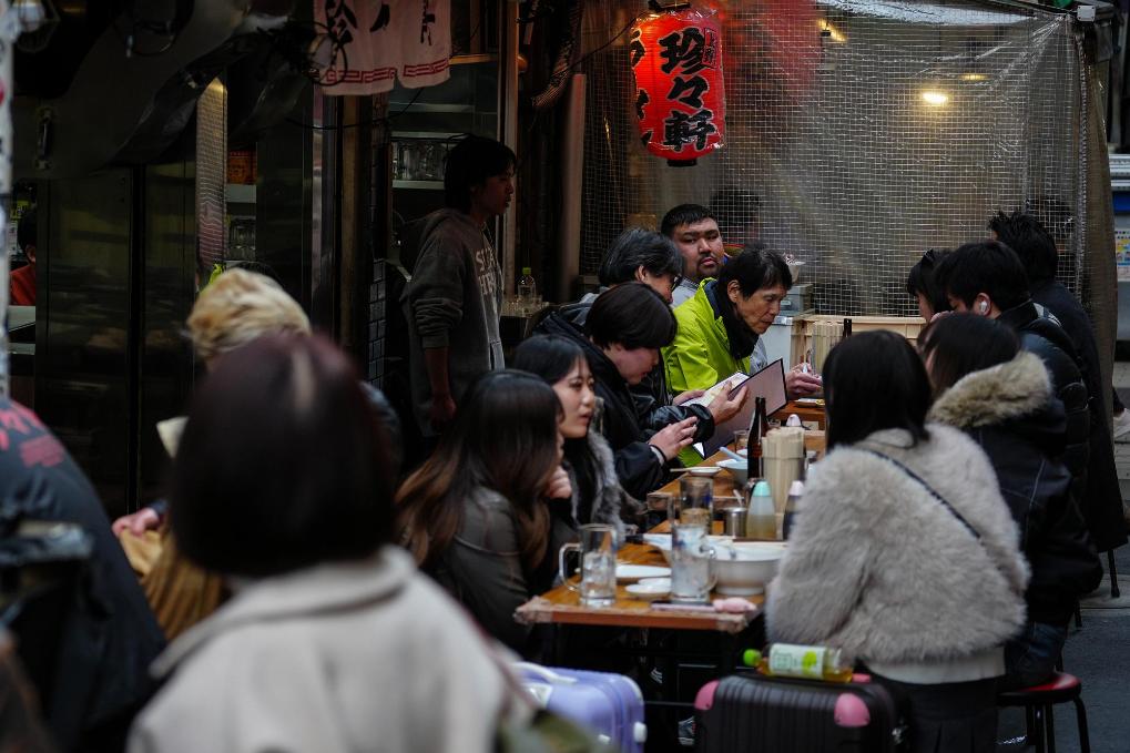 日本多地连发集体食物中毒事件 逾百人“中招”