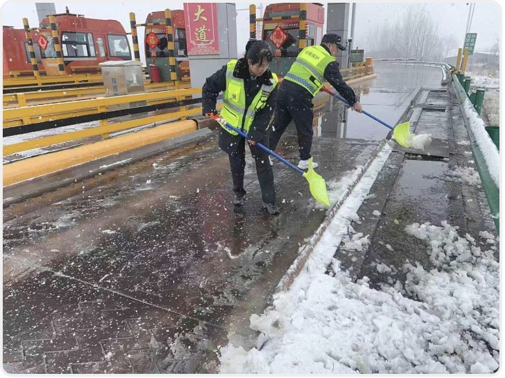 守护司乘平安返程 陕西交控迎战风雪 “即下即清”