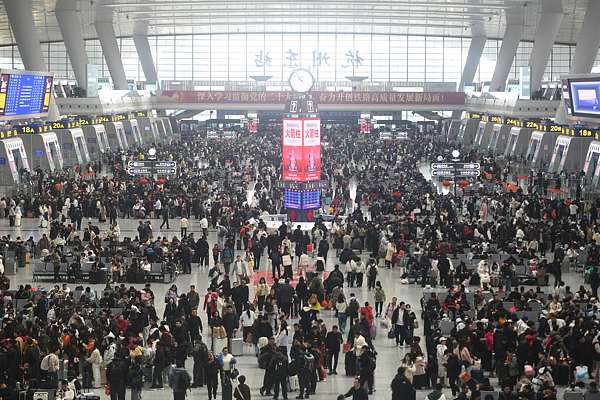 陕西铁路迎来春节假期返程高峰