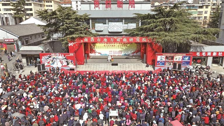 商洛：让群众过个“有戏”的年