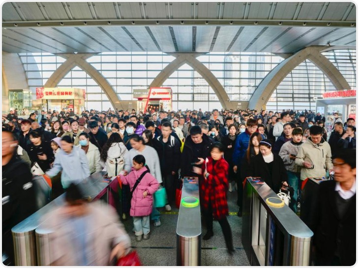 全国铁路迎来返程客流最高峰